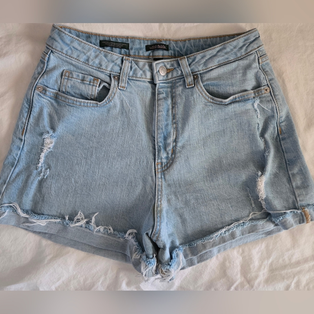 Ladies Sz 6 high rise cuffed jean shorts